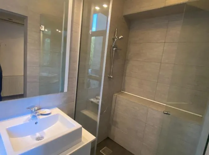 Victory 136 بوخارست